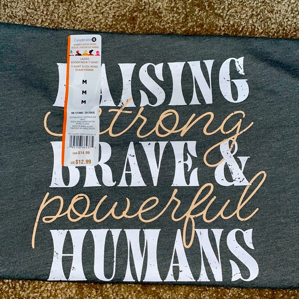 Ladies medium graphic tshirt